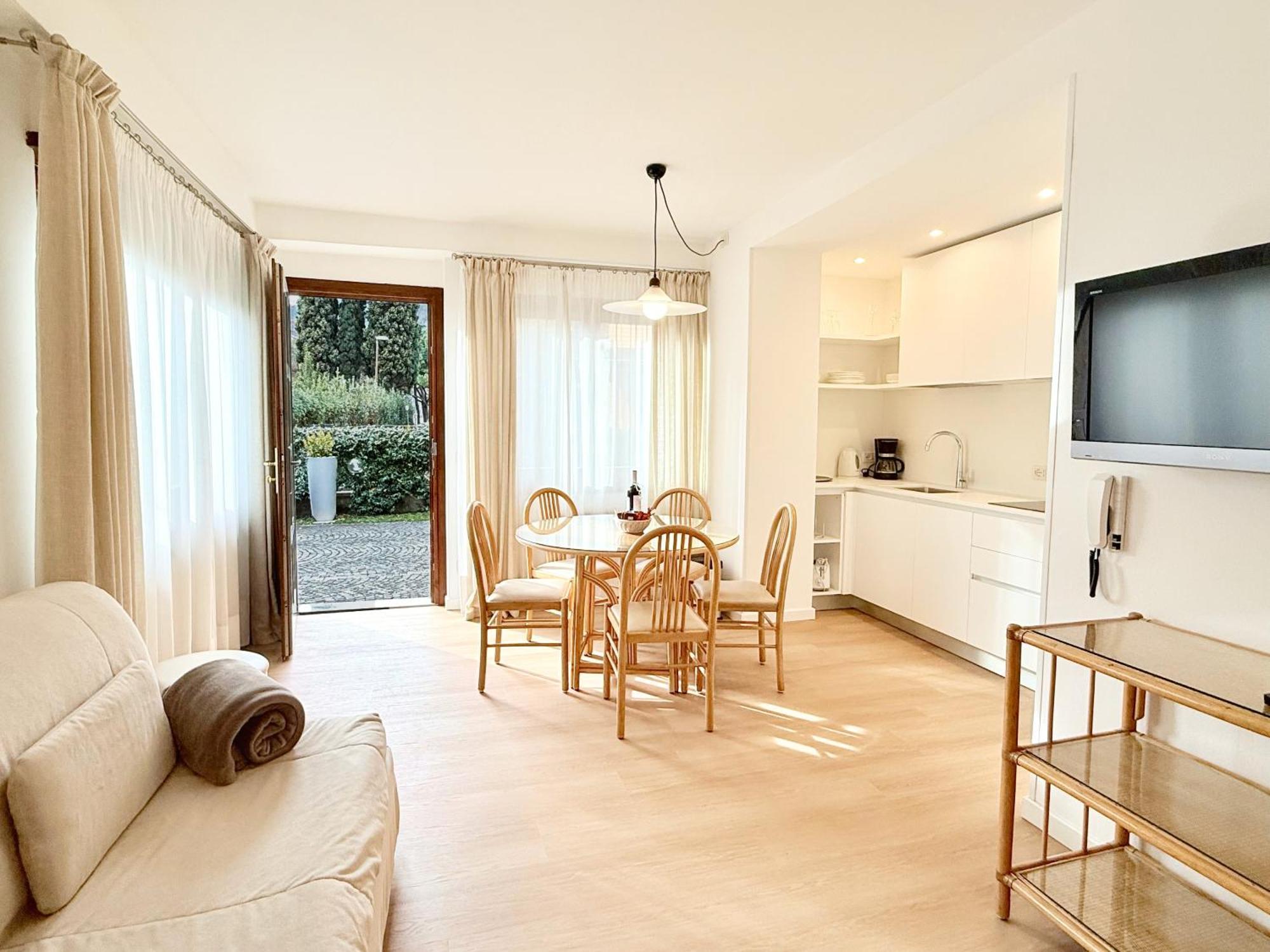 Villa Phoenix - Lake Apartments Riva del Garda Cameră foto
